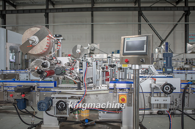 兩面貼標(biāo)機（瓶身、頂部T標(biāo)）